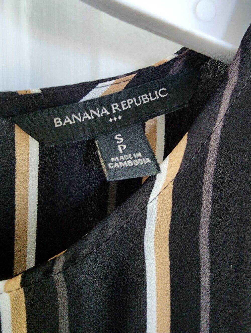 Y2k BANANA REPLUBLIC Striped Black Wrap-Style Front Blouse w/ Cream Stripes 1111 - Picture 3 of 12